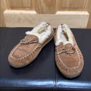Moccasin slippers